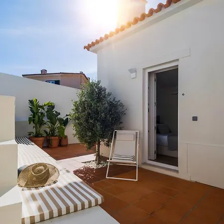 Charming Two Bedroom House With Private Pool Near The Cascais And Lisbon
