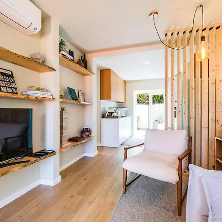 Semesterbostad Casa Da Zu Stylish Pool House With Glass Lounge Parede